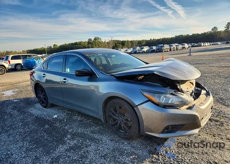 2017 Nissan Altima 2.5 z USA, uszkodzony, nr VIN 1N4AL3AP8HC259747
